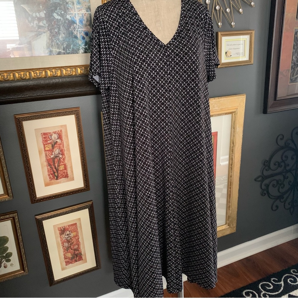 Roaman's Monochrome Geometric V-Neck Dress